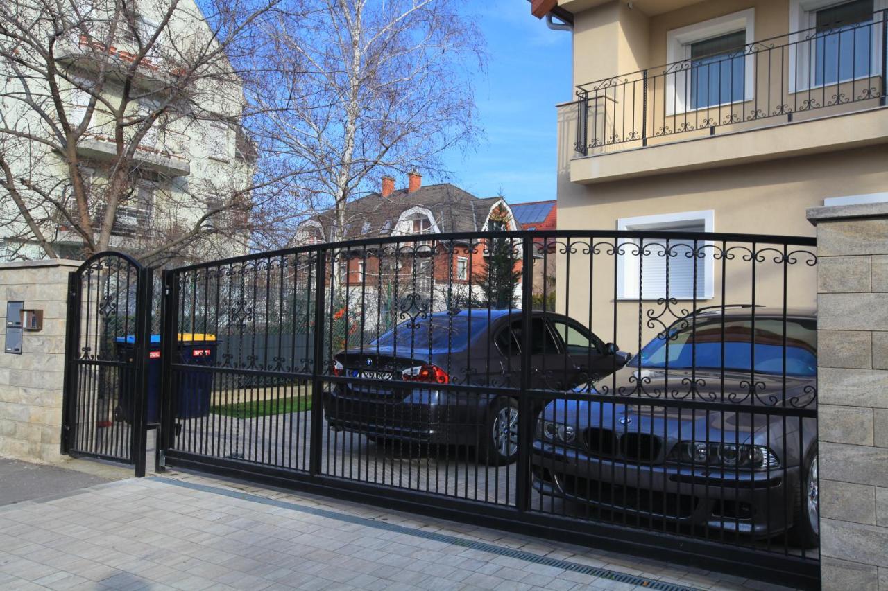 Paskal-Lux Apartments With Free Parking And Ac Budapest Exterior foto