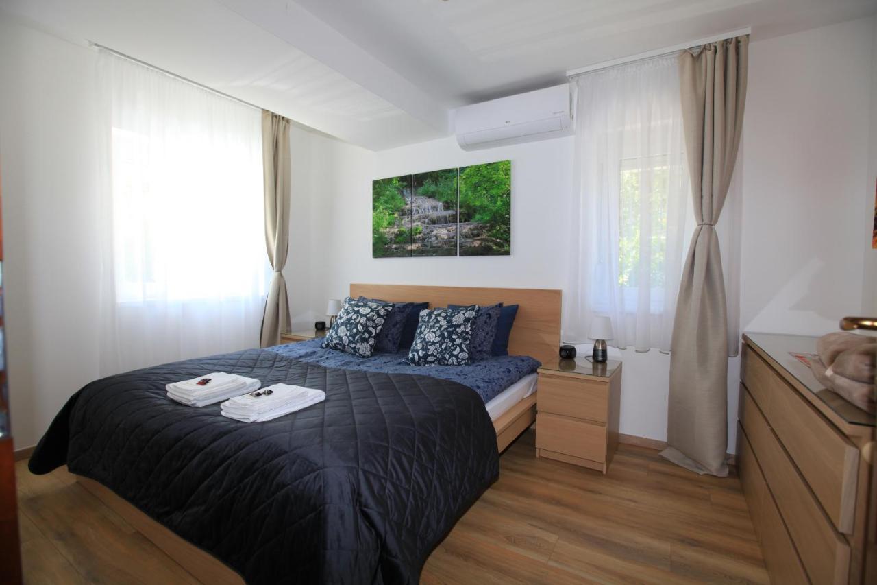 Paskal-Lux Apartments With Free Parking And Ac Budapest Exterior foto