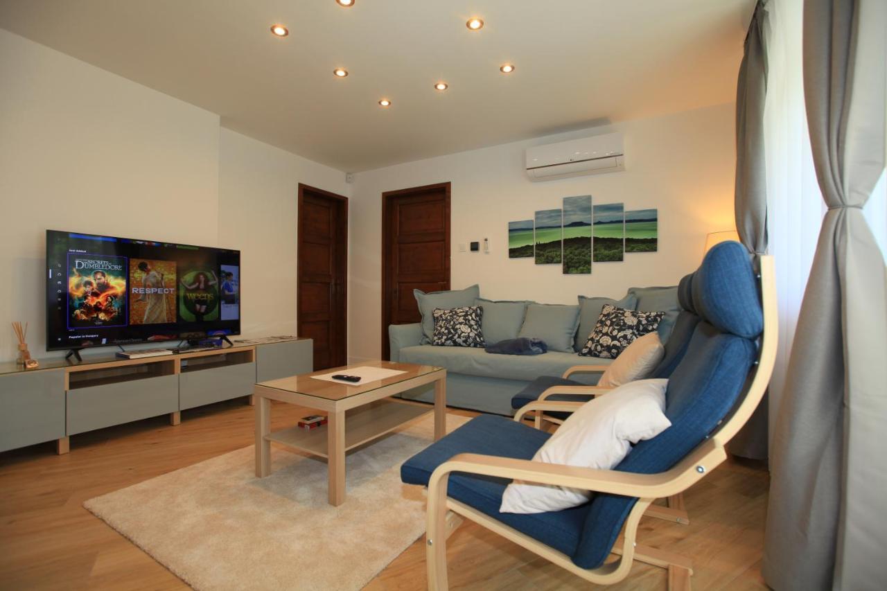 Paskal-Lux Apartments With Free Parking And Ac Budapest Exterior foto